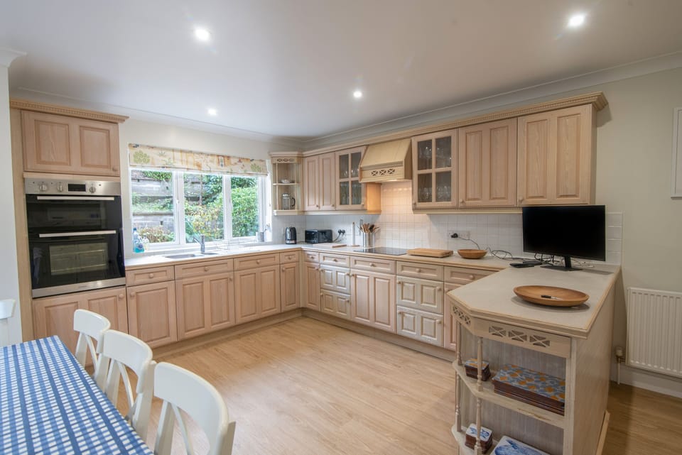 Fridge, dishwasher, electric kettle, toaster