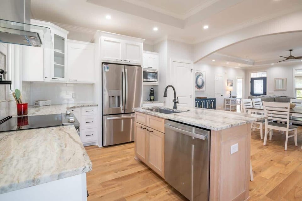 Custom Kitchen with Granite Countertops
