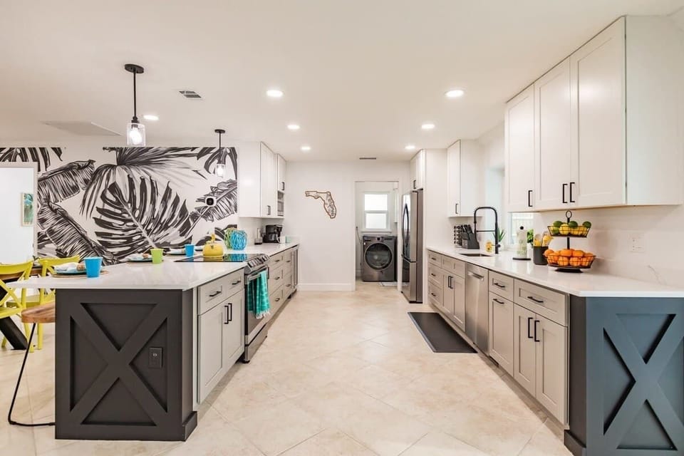 Kitchen Island with Bar Seating for 4