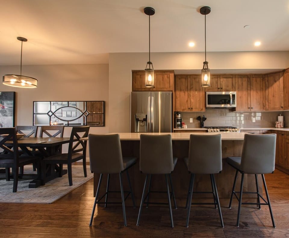 Townhome, 3 Bedrooms | Private kitchen | Coffee/tea maker, fridge, oven, toaster