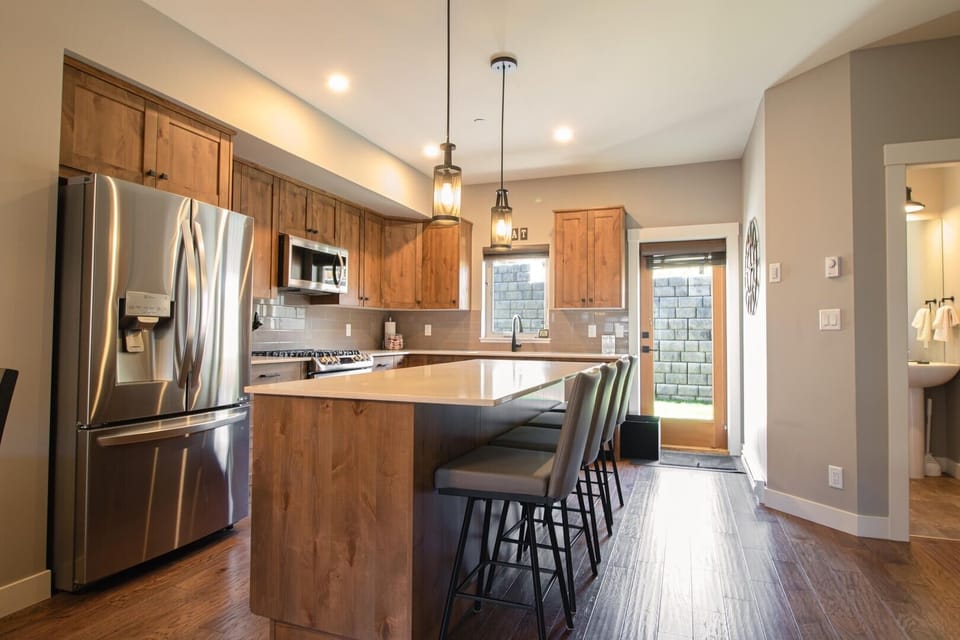 Townhome, 3 Bedrooms | Private kitchen | Coffee/tea maker, fridge, oven, toaster