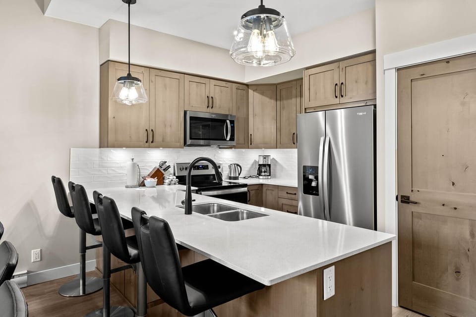 Townhome, 3 Bedrooms | Private kitchen | Coffee/tea maker, fridge, oven, toaster