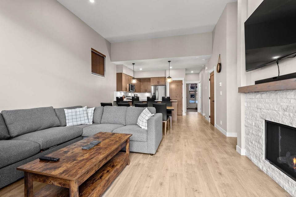 Townhome, 3 Bedrooms | Living area