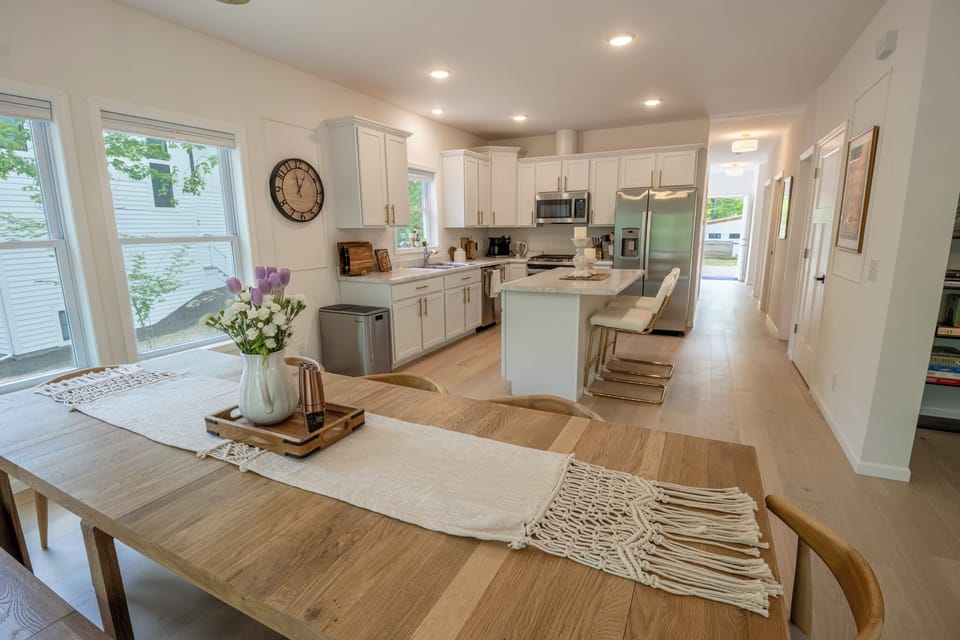 Main Level | Dining | Kitchen