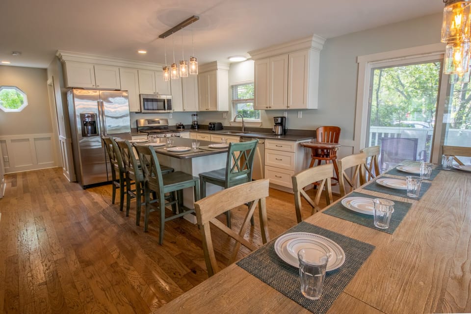 Main Level | Dining | Kitchen