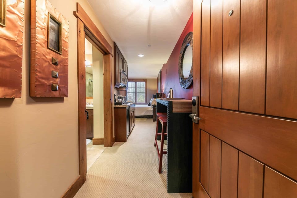 4001 Northstar Dr Unit 305-print-026-022-Interior-3360x2240-300dpi