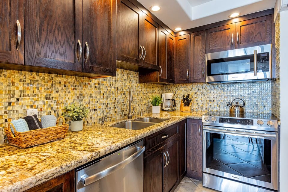 Updated and fully equipped kitchen