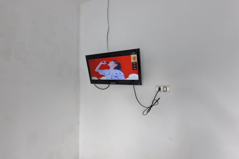 Standard Double Room | Desk, laptop workspace, bed sheets