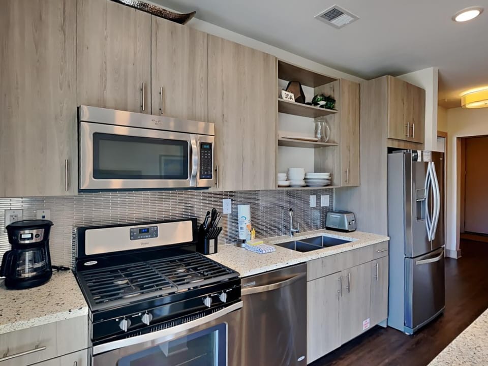 Condo, Multiple Beds, Balcony, Beach View (#334 - No Pets Allowed) | Private kitchen | Fridge, microwave, oven, stovetop