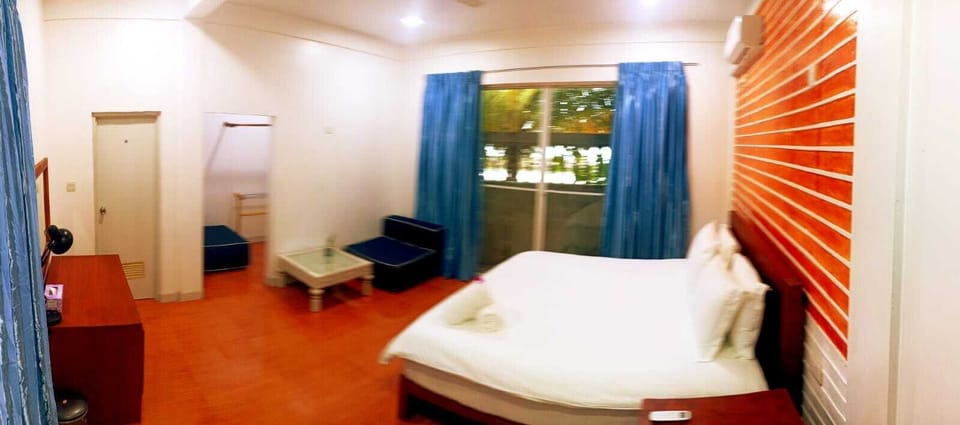 1 bedroom, iron/ironing board, free WiFi