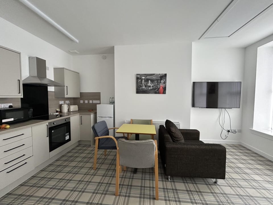House | Private kitchen | Fridge, microwave, oven, stovetop