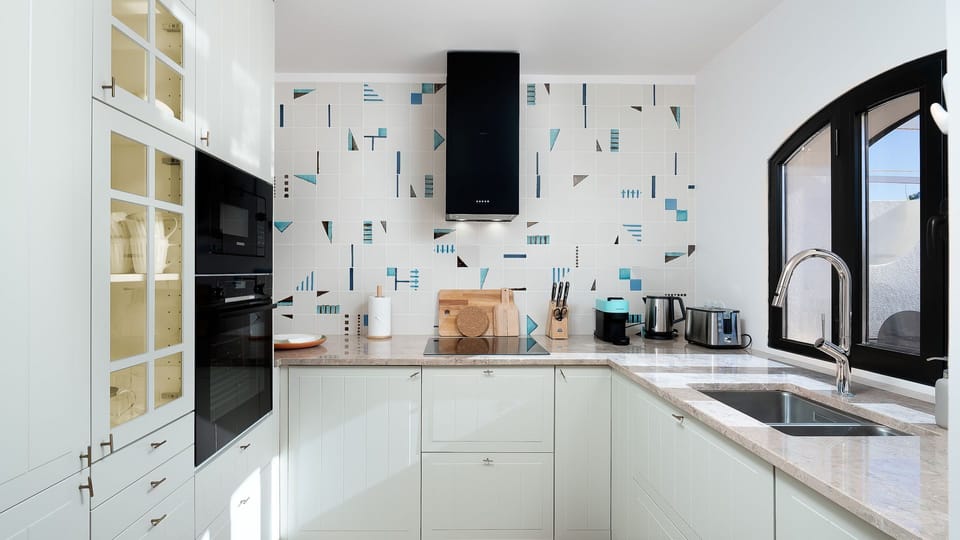 The new and modern kitchen has all the appliances needed to prepare delicious homemade meals
#kitchen #modern #homemade #algarve #portugal