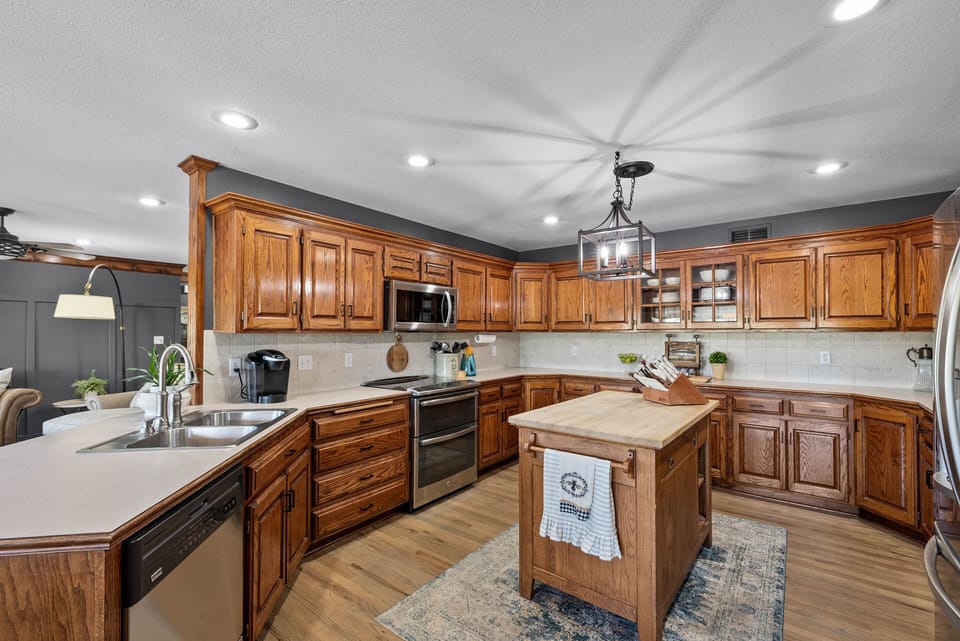 Lots of space for large meals