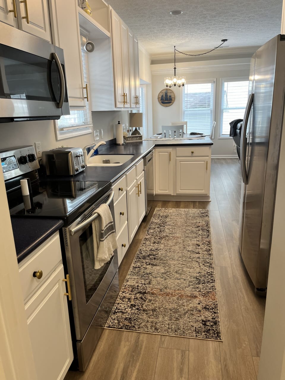 Kitchen-full size appliances