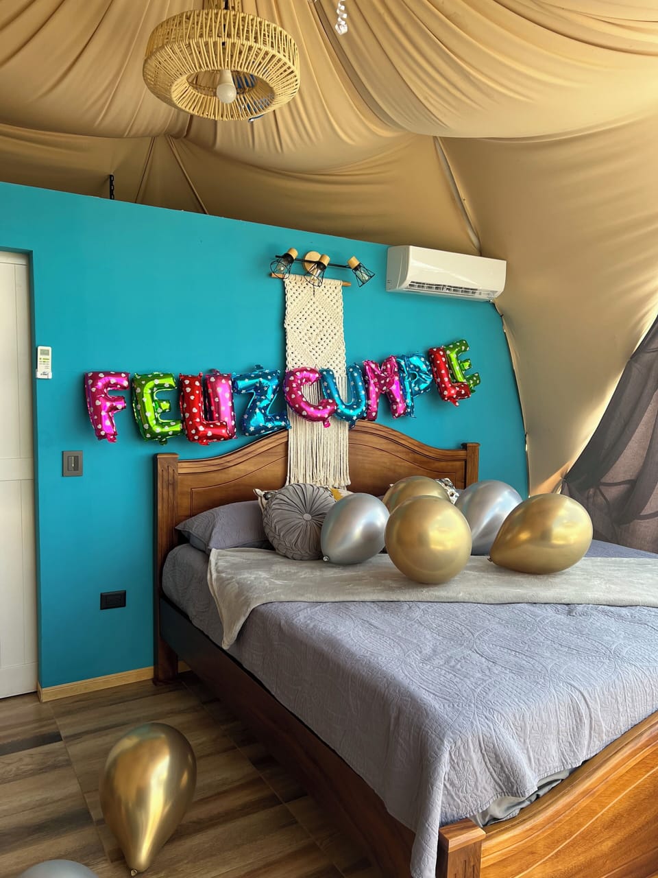 Basic Apartment, 1 King Bed, Ensuite, Mountain View | Free WiFi