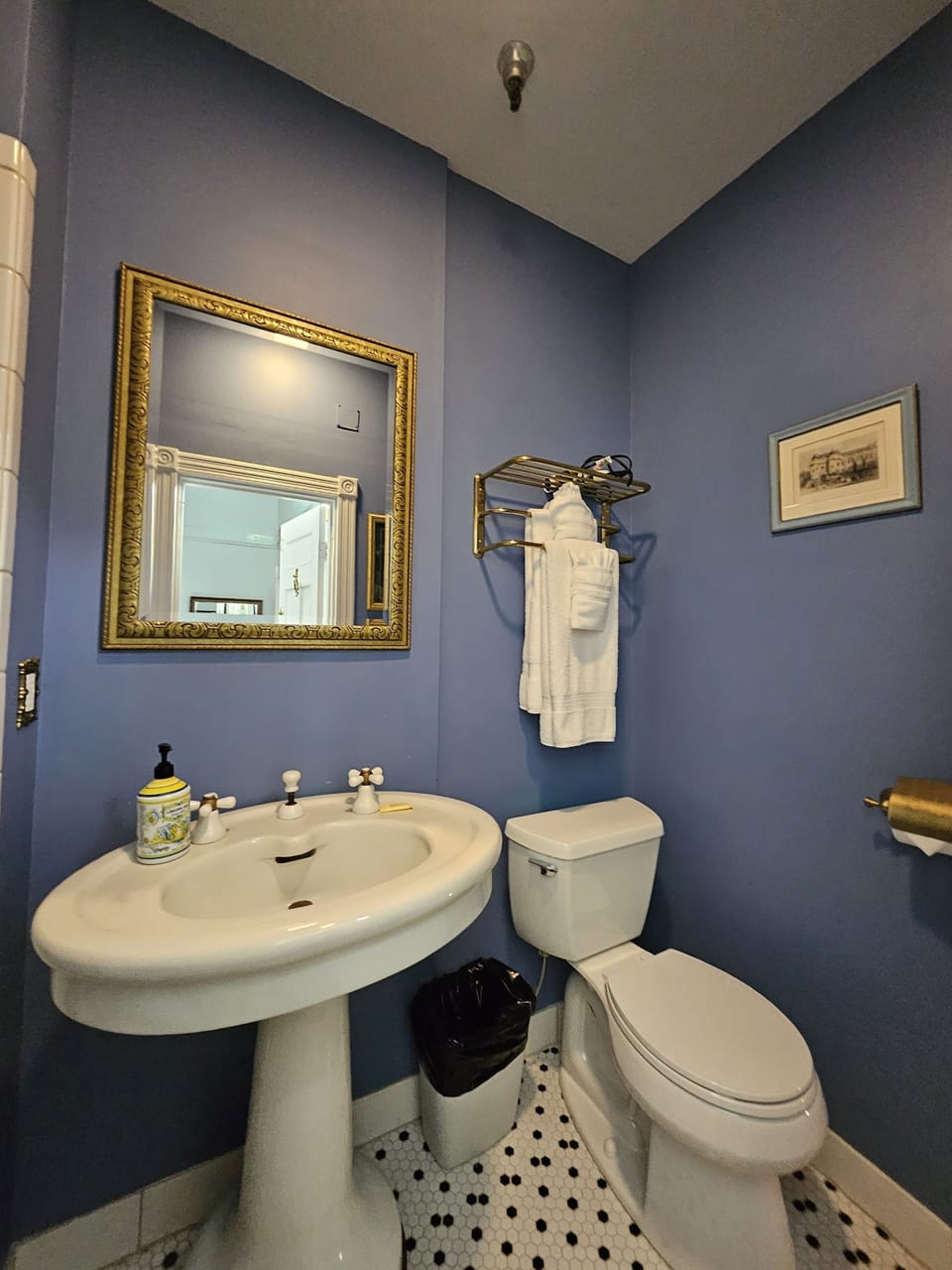 Traditional Room | Bathroom | Shower, free toiletries, towels, soap