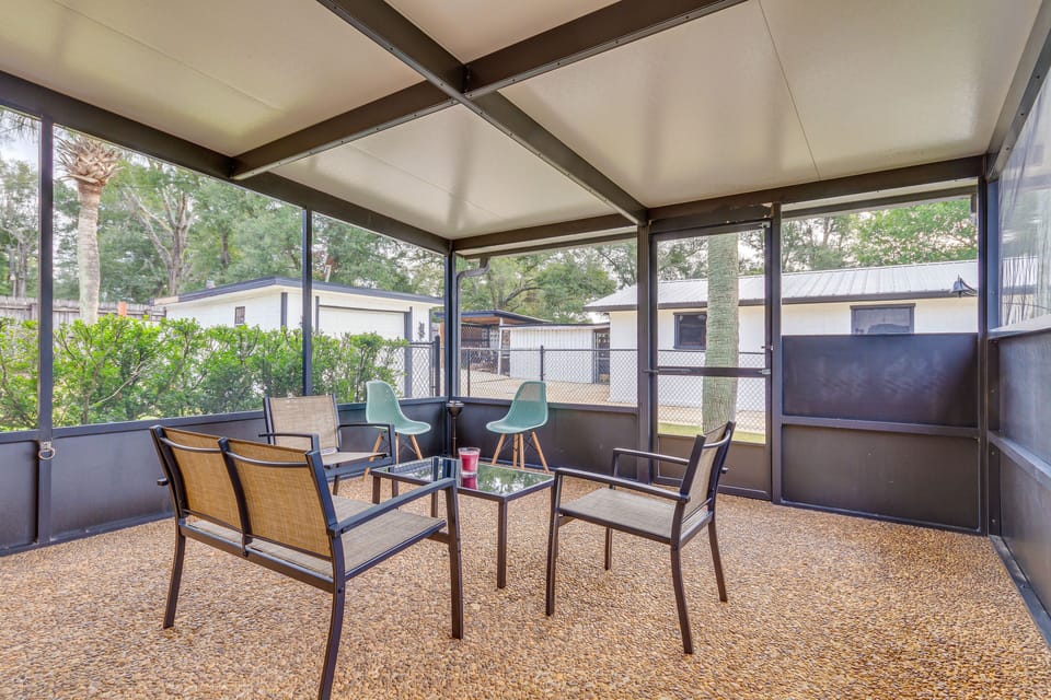 Screened Porch | Keyless Entry | Central A/C & Heating