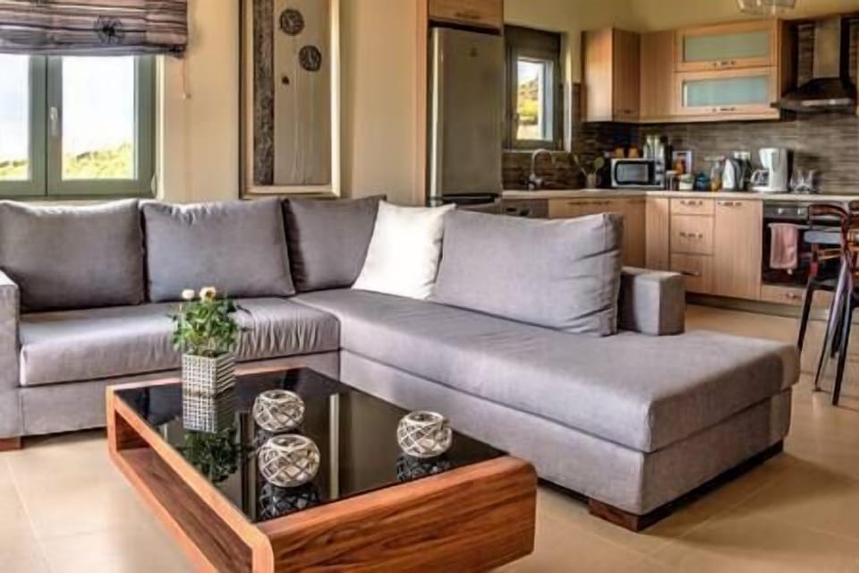 Living Room (2)