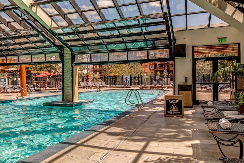 Indoor / Outdoor pool
