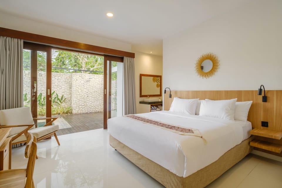Luxury Villa | 2 bedrooms, desk, iron/ironing board, bed sheets