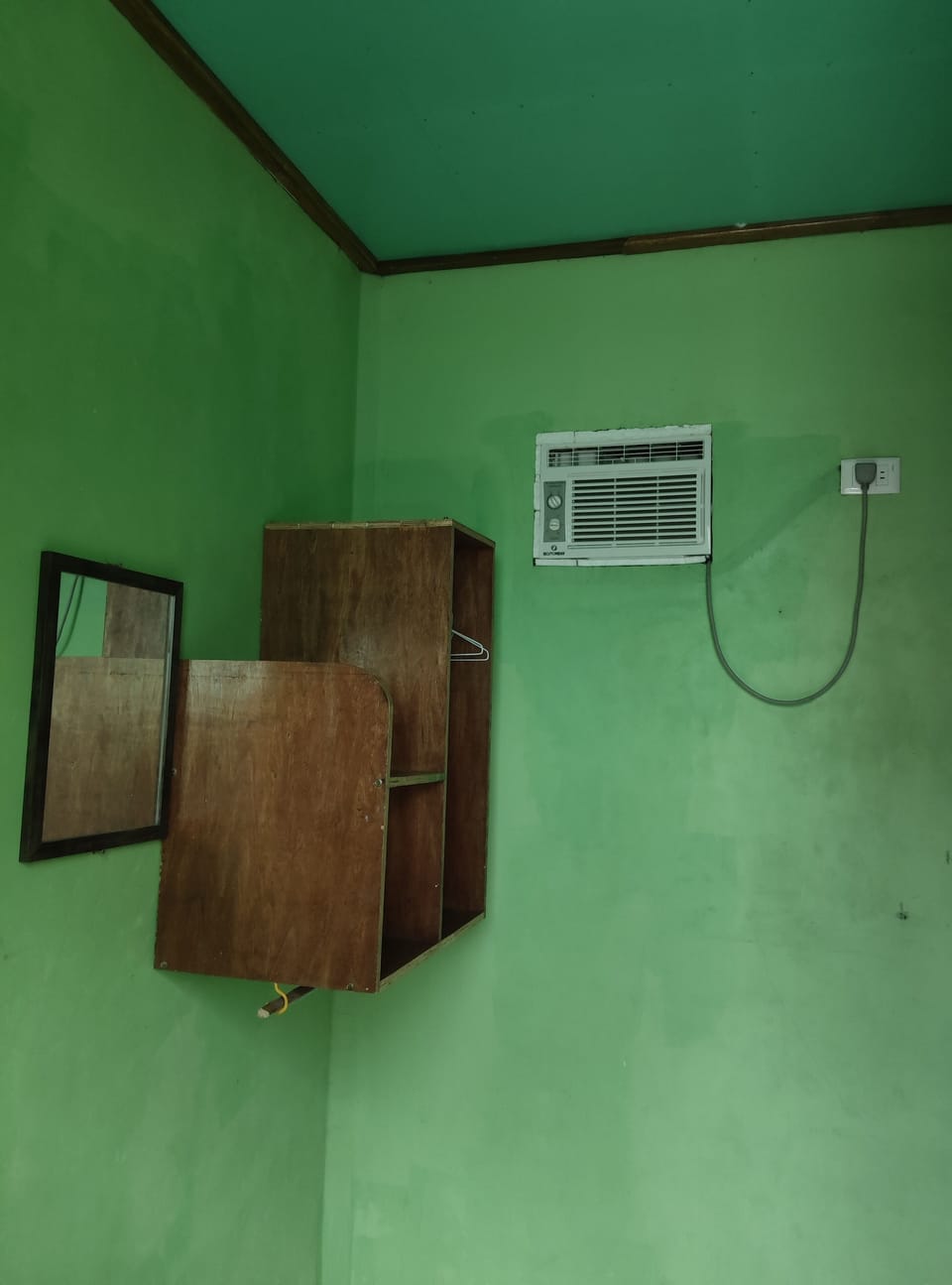 Classic Triple Room, 1 Bedroom | Desk, WiFi (free), individually furnished, bed sheets