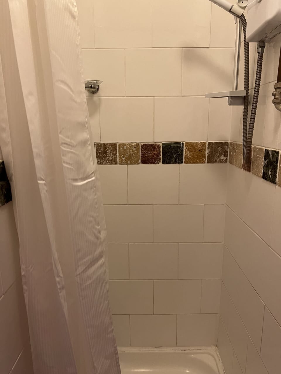 Single Room | Bathroom | Free toiletries, hair dryer, towels, soap