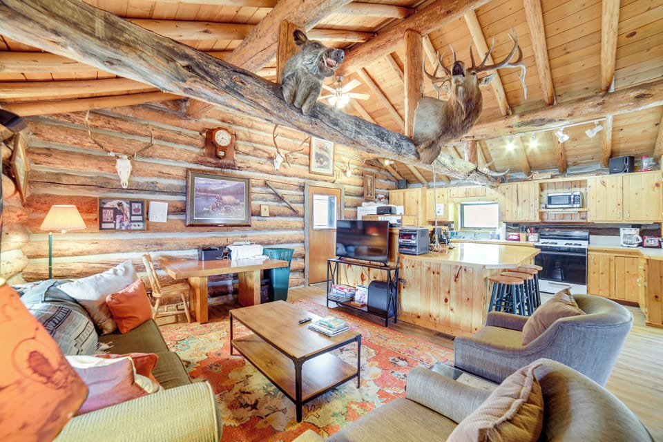 House (4 Bedrooms) | Interior