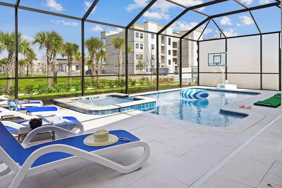 Private Pool & Patio