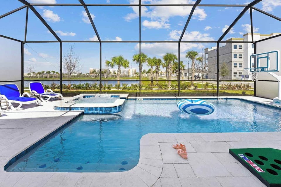 Private Pool & Patio *Highlight*