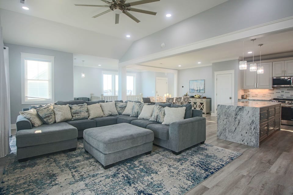 Living / kitchen area