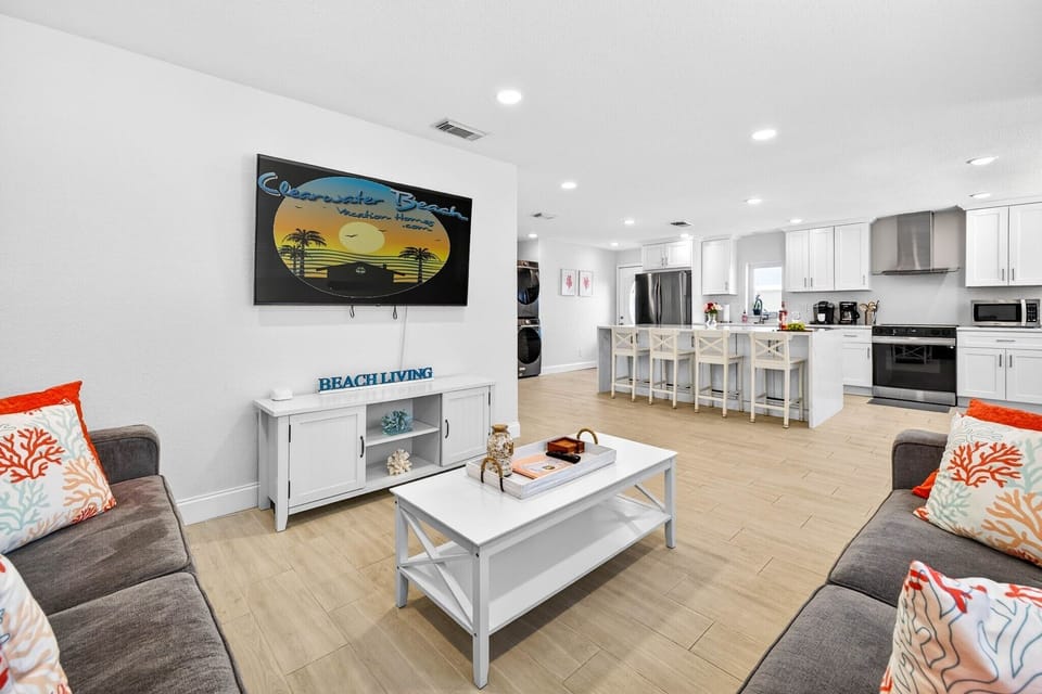 Open Floor Plan!