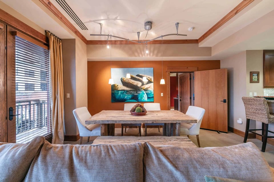 4001 Northstar Dr Unit 305-print-013-021-Interior-3360x2240-300dpi