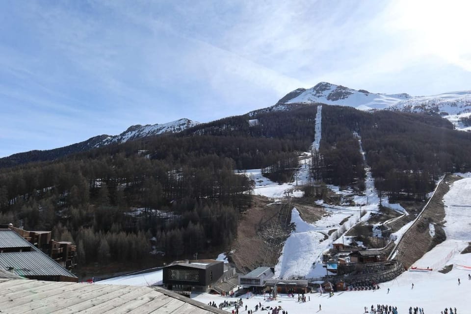 Snow and ski sports