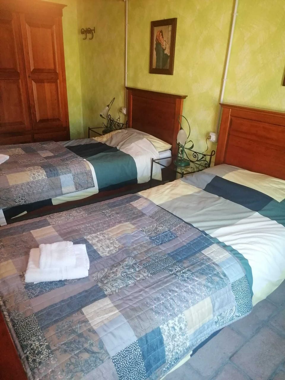 Basic Quadruple Room | Free WiFi, bed sheets