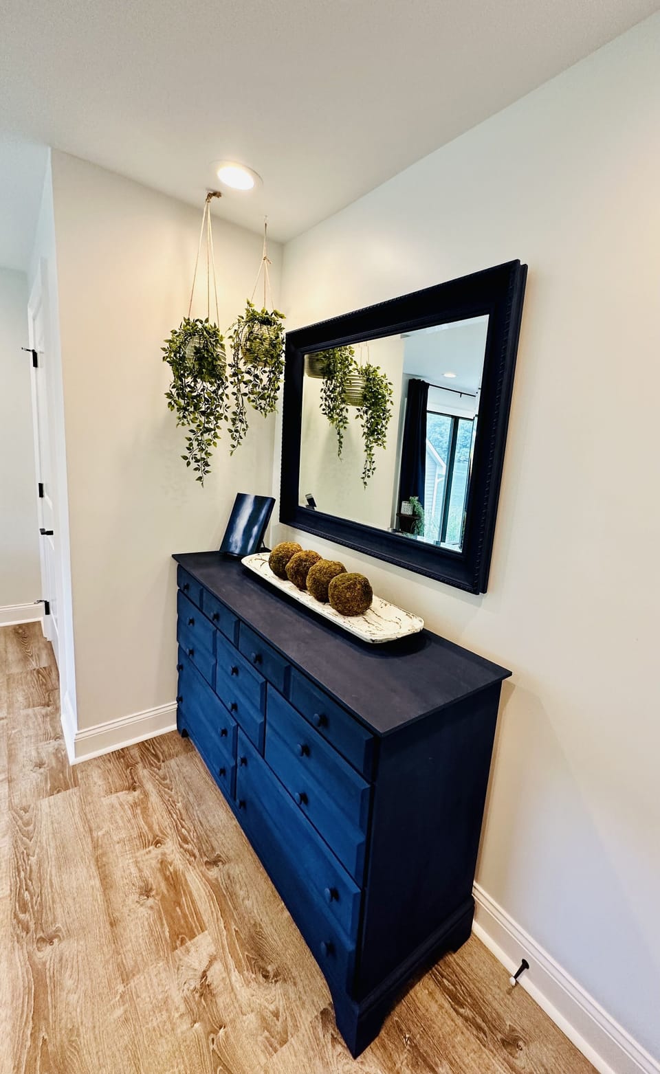 Bedroom 1: King / Upstairs
(Each bedroom equipped with its own thermostat)