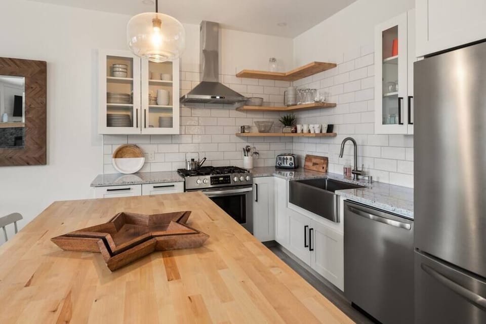 Pristine Brand New townhome Amazing Stowe Location (802)
