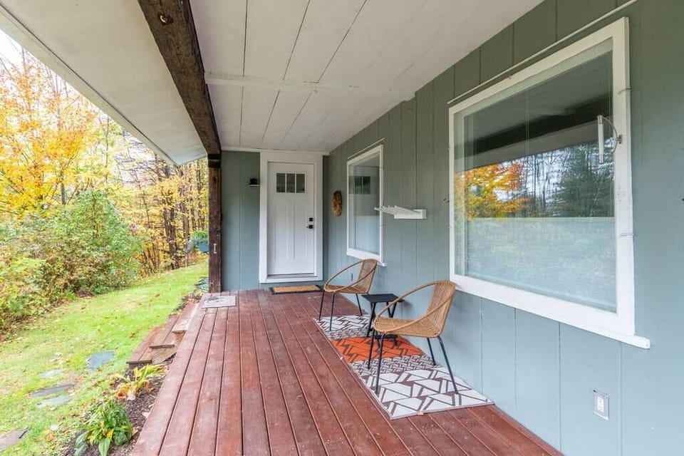 Stylish four bedroom close to Main street Stowe (110)