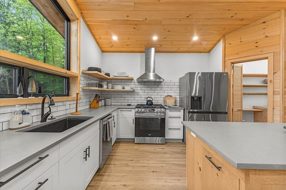 Stowe Serenity Lodge - Minutes to the Mountain (7473)