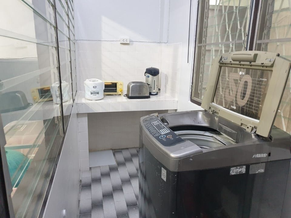 House | Private kitchen | Fridge, toaster, rice cooker, cookware/dishes/utensils