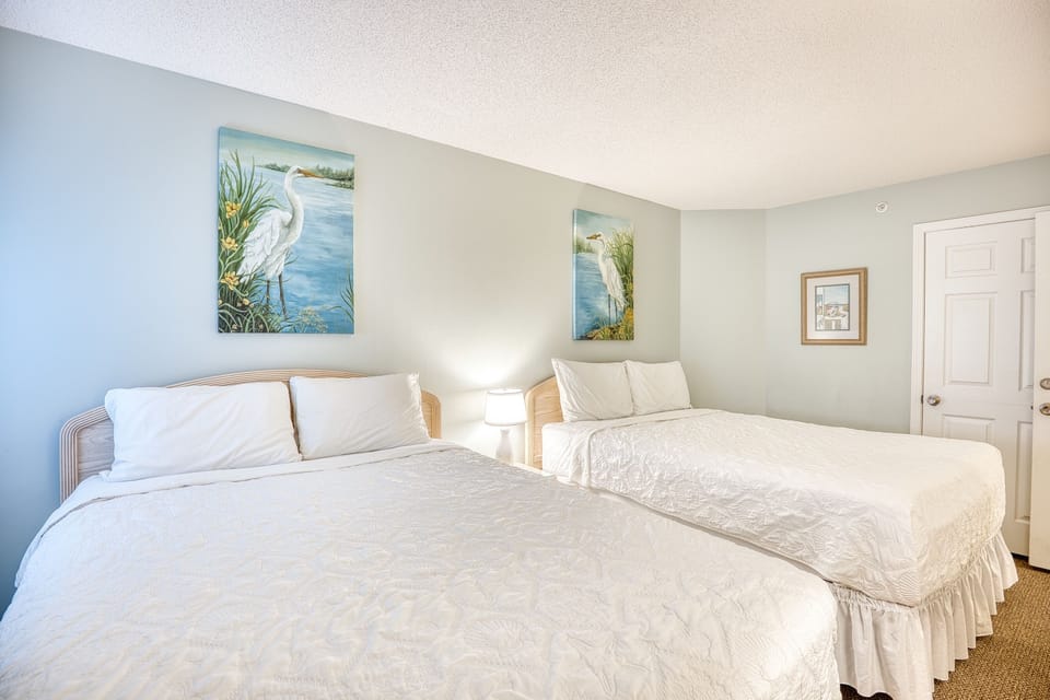 Bedroom: Two Queen beds