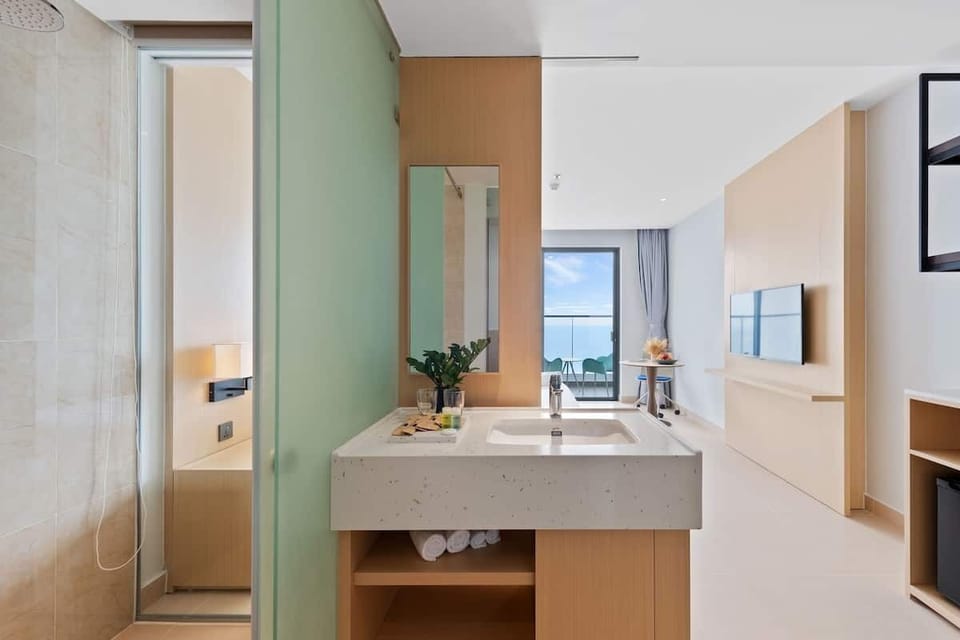 Bathroom sink