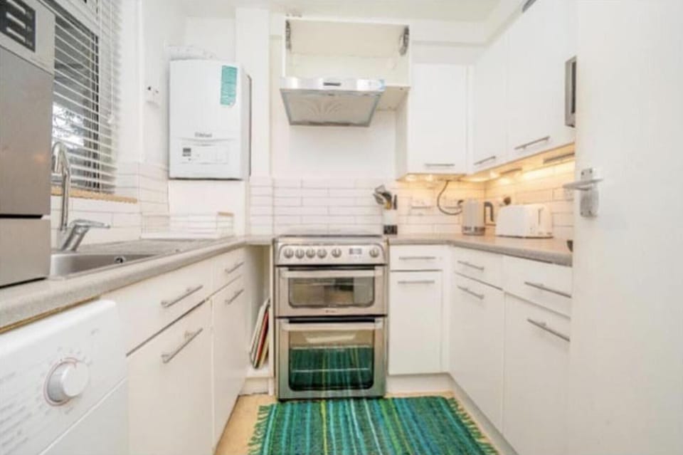 Studio | Private kitchen | Fridge, microwave, oven, stovetop