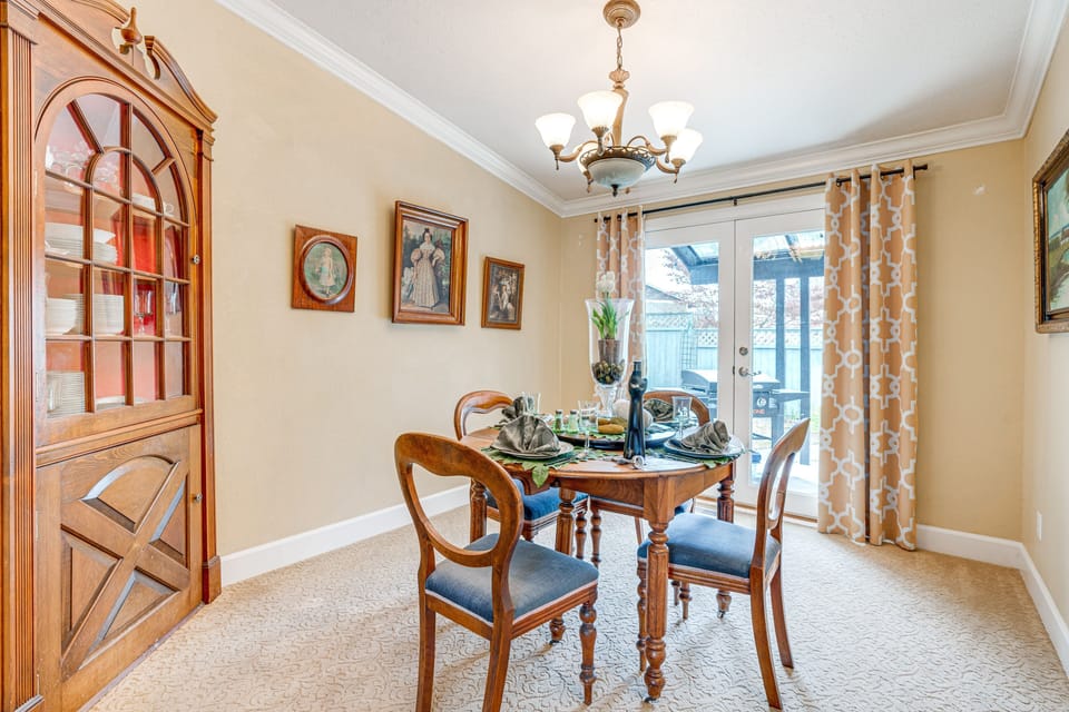 Dinning room with French doors leading to the back yard area