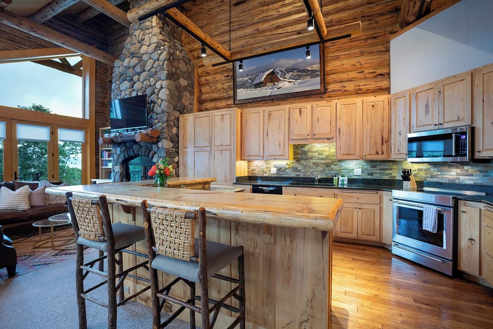 Fully equipped kitchen with large pantry
