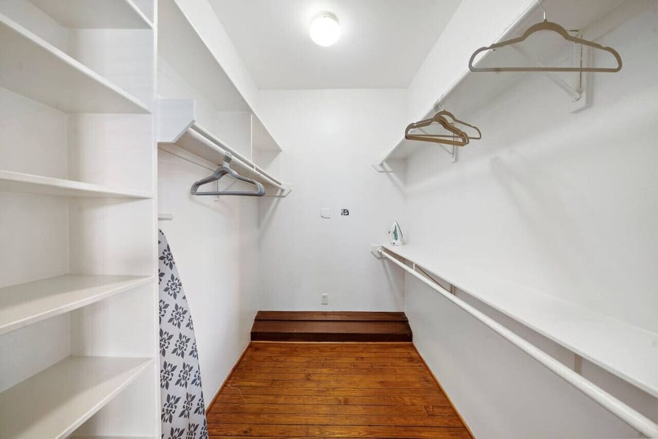 The perfect closet for all your vacation fits!