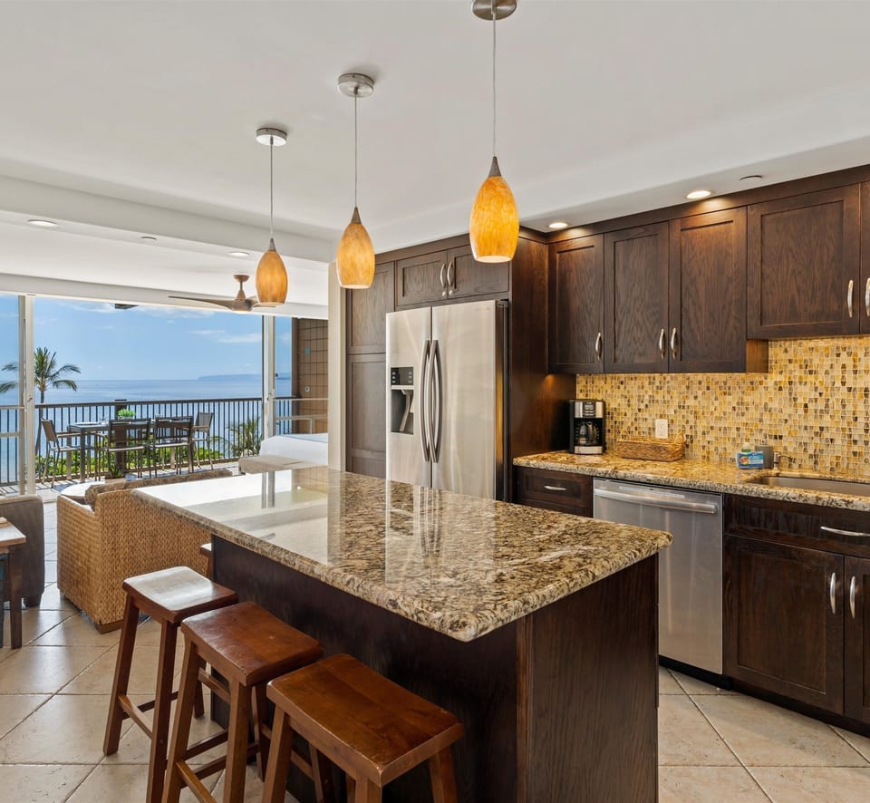 Condo, 2 Bedrooms | Private kitchen | Fridge, oven, stovetop, coffee/tea maker
