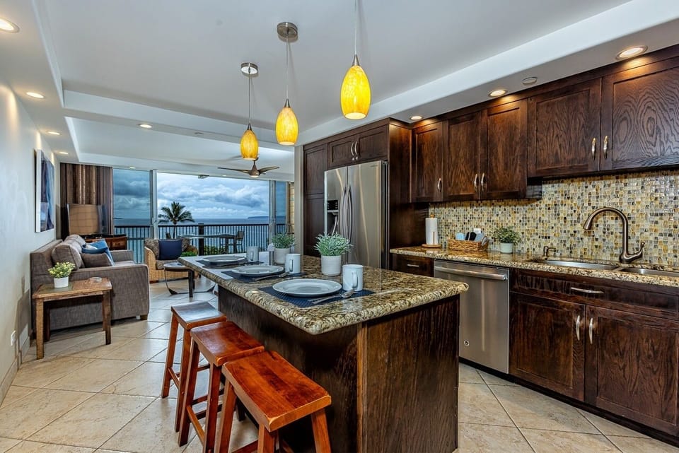Condo, 2 Bedrooms | Private kitchen | Fridge, oven, stovetop, coffee/tea maker