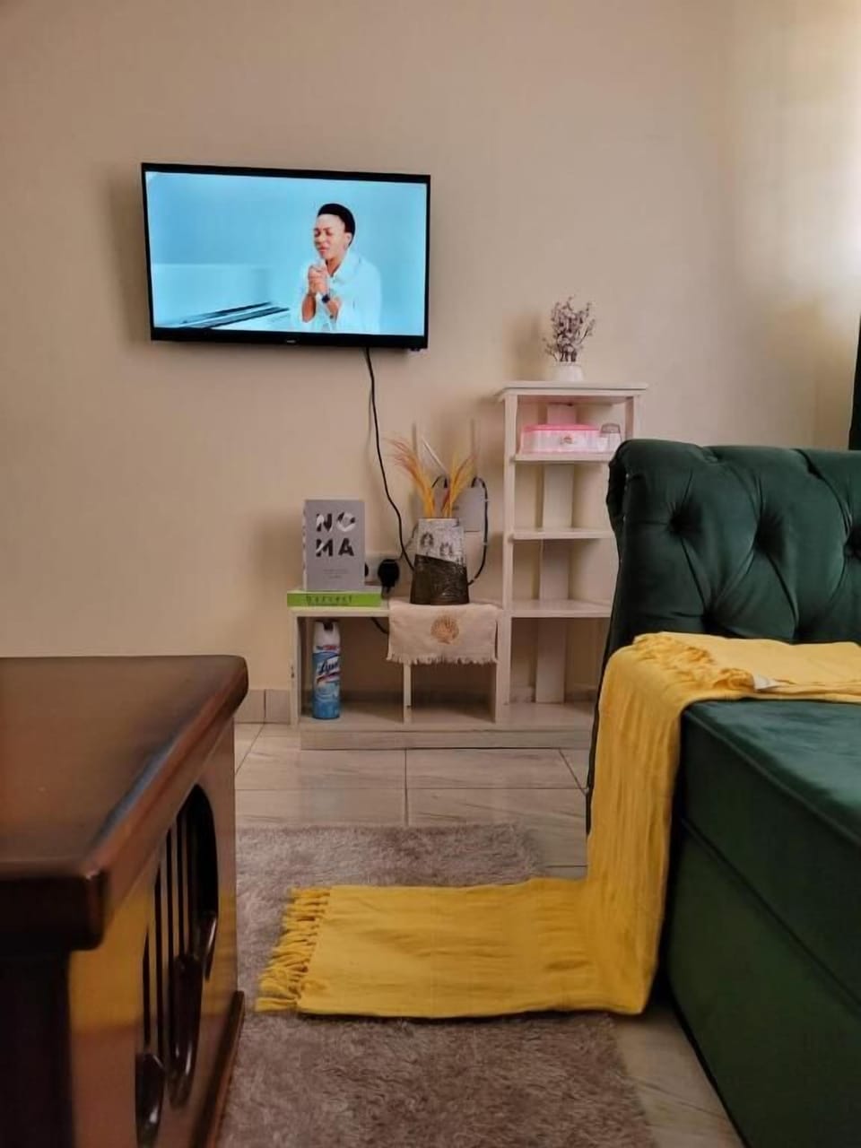 City Apartment | Living area