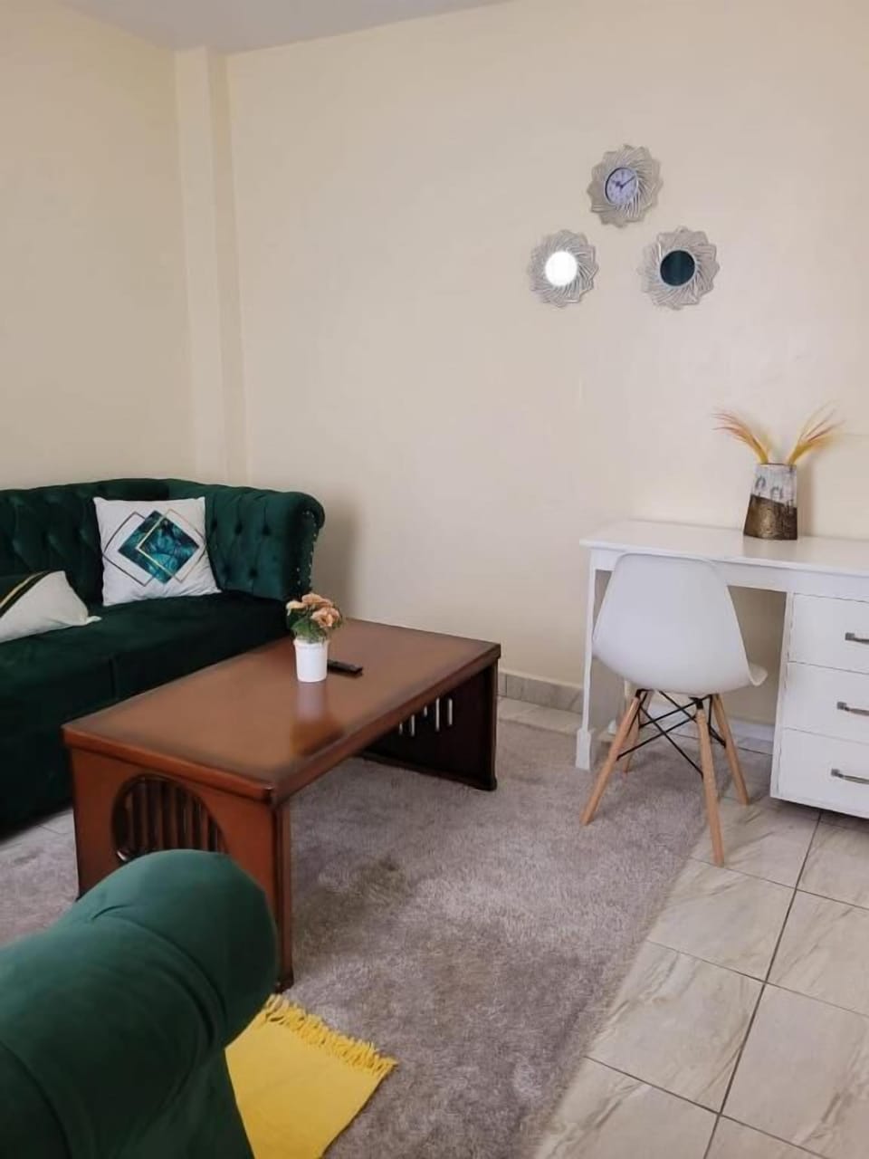 City Apartment | Living area