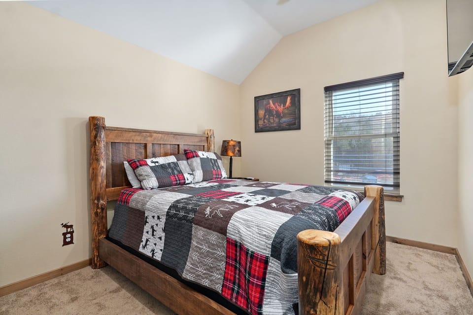Upstairs Queen Size Bedroom #5